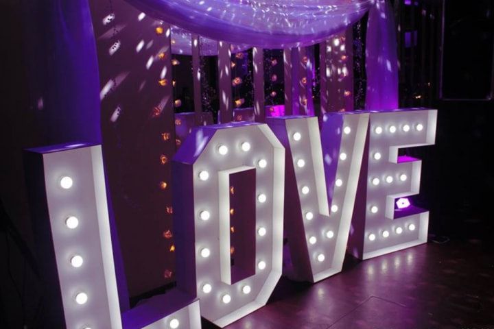 Ideas para decorar el casamiento con letras gigantes, una apuesta moderna y  divertida