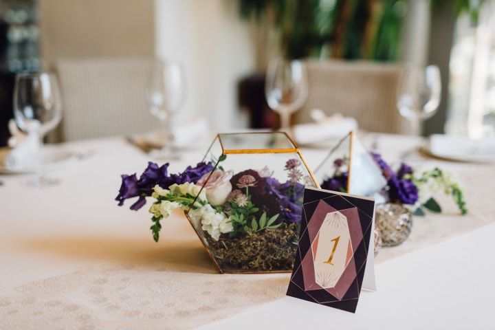 10 ideas para incluir centros de mesa con flores en la decoración del  casamiento