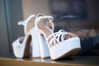 condensador Boquilla orar Zapatos de novia blancos: 30 modelos que combinan lo mejor de lo clásico  con las últimas tendencias