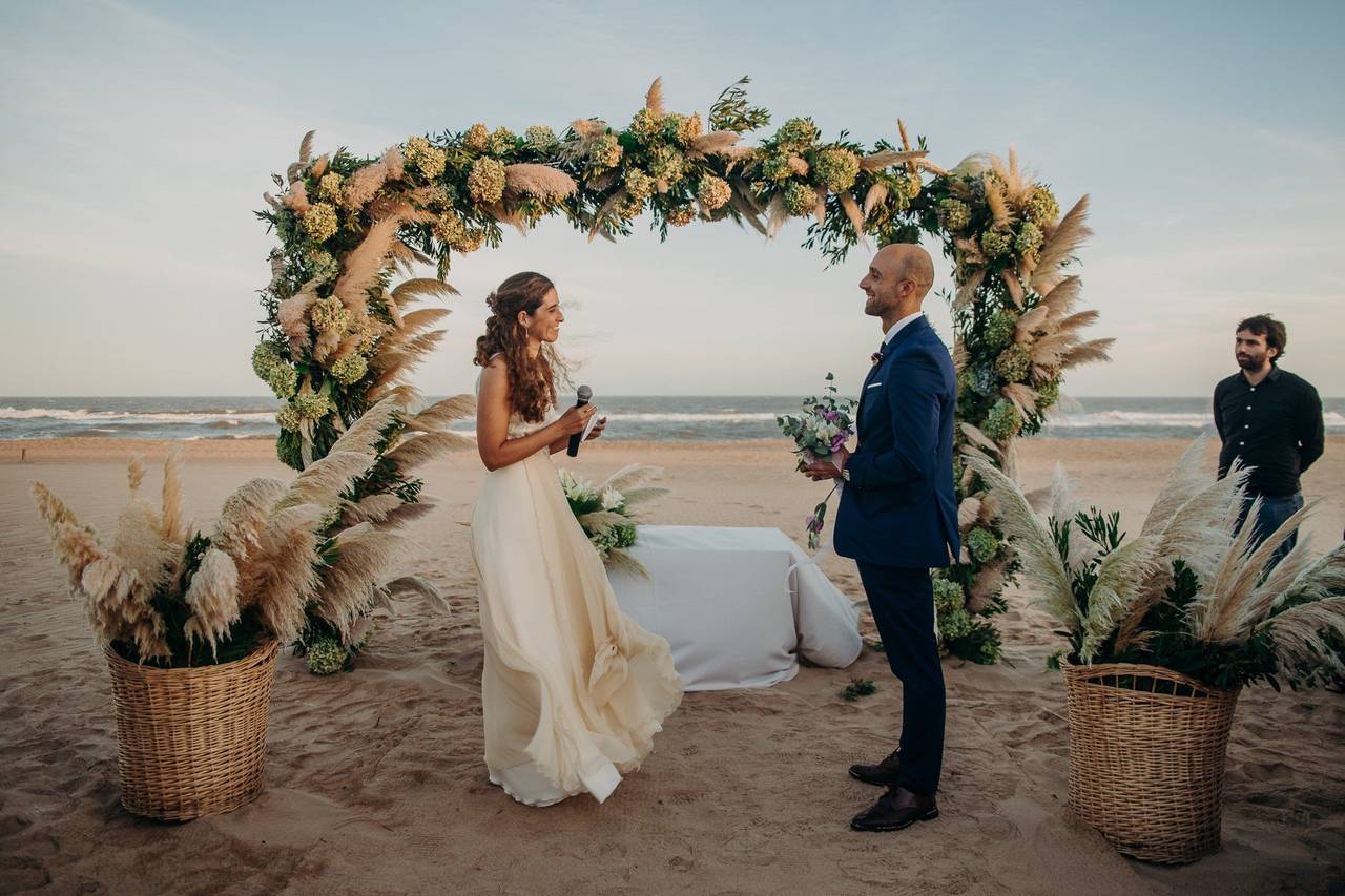 Guía de estilo para asistir a una boda en la playa - Mujer de 10