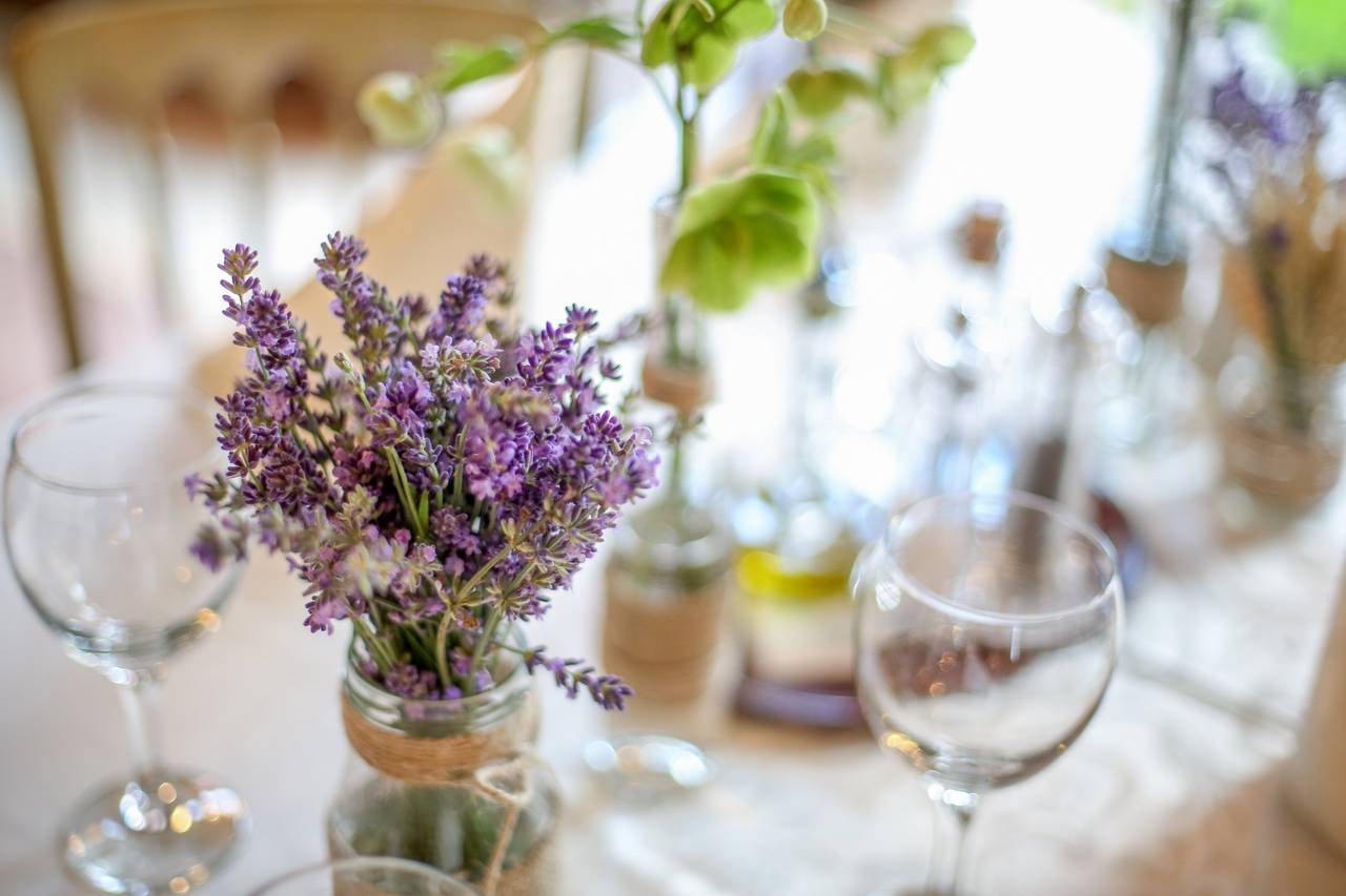 Las mejores ideas de centros de mesa para boda sencillos y elegantes