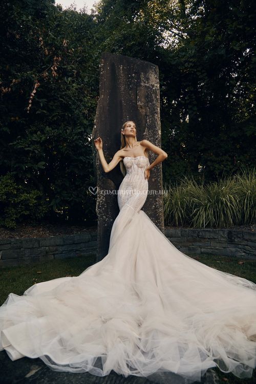 DAKOTA, Galia Lahav