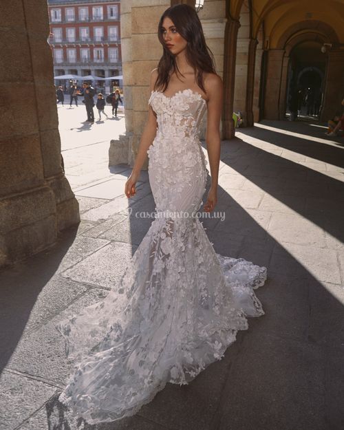 CARRIE, Galia Lahav