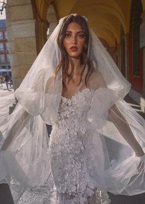 CARRIE, Galia Lahav