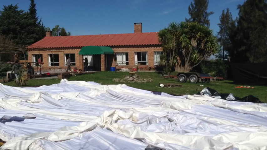 Montaje de carpa inflable