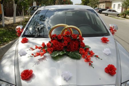 10 Formas De Decorar El Auto De Novios Y Darle Su Toque Personal