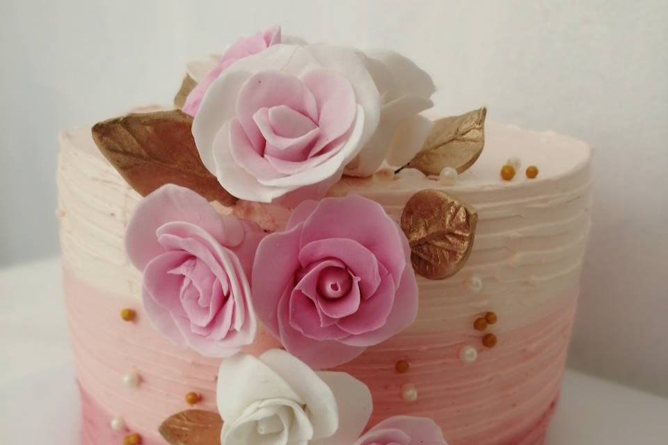 Butter cream cake roses