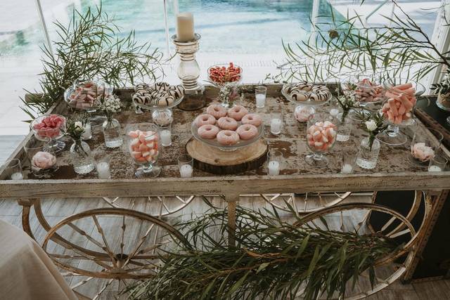 Sweet Rose & Candy Bar