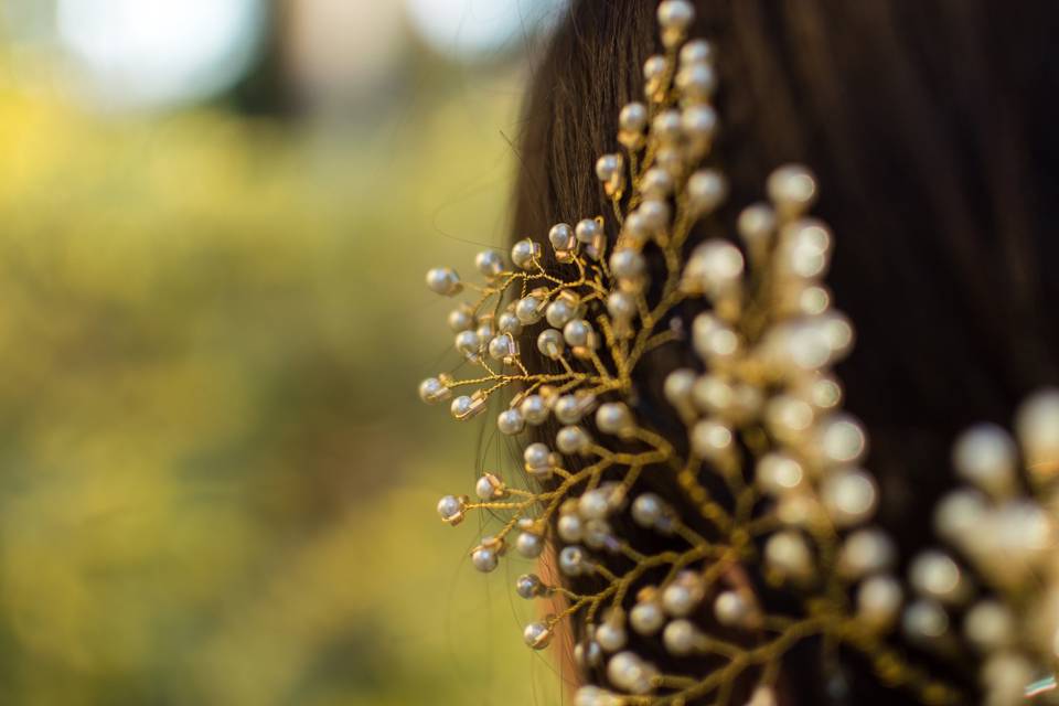 Flores, perlas y cadenas.