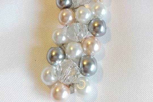 Perlas, cristales y strass.