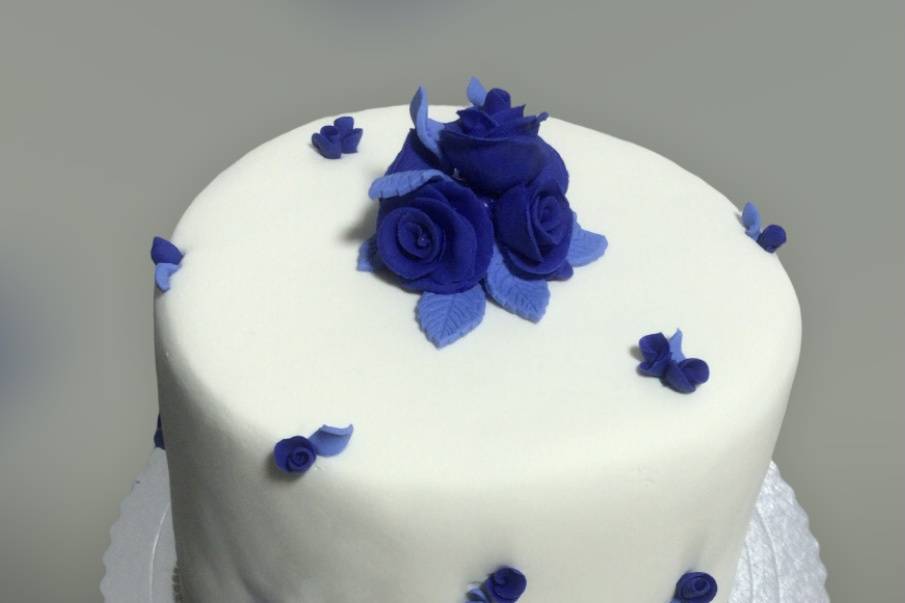 Torta con flores en fondant