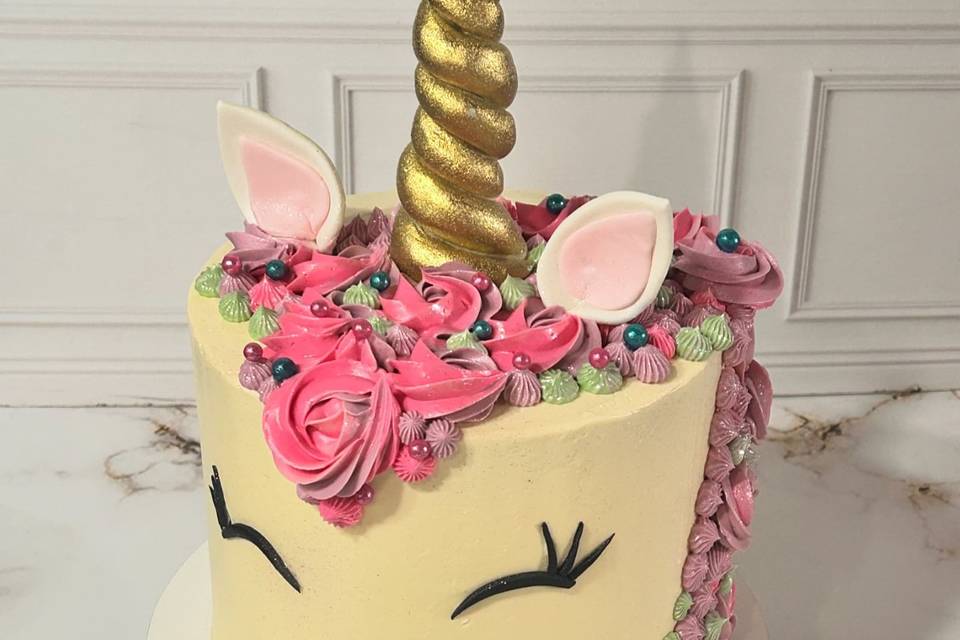 Torta en forma de unicornio