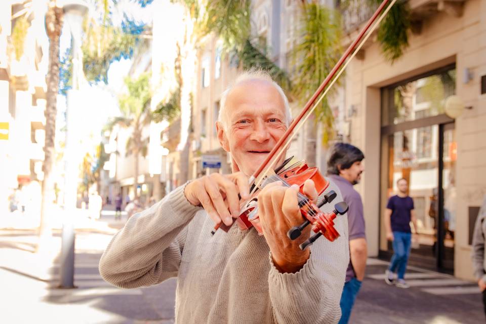 Tocando el violín